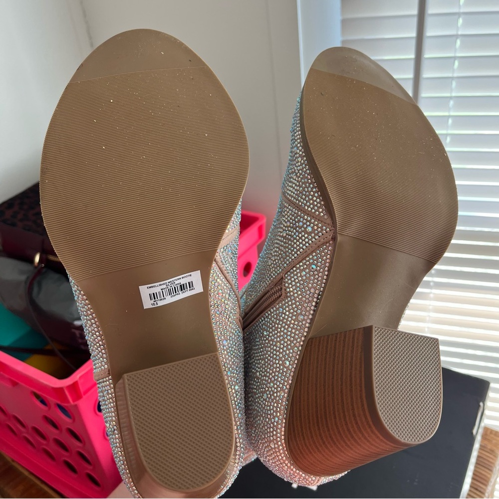 Torrid Embellished Western Booties NIB - Picture 4 of 5
